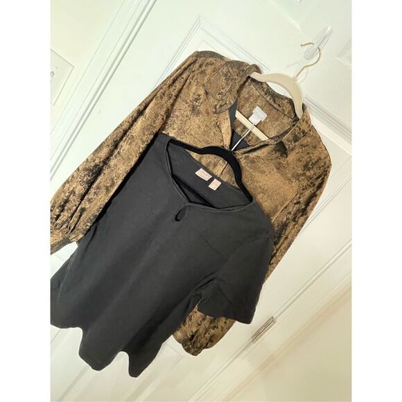 Chicos women’s bundle lot button down and blouse size Chicos 1 or medium 8/10 - Picture 1 of 13